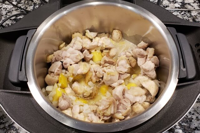 【ホットクック】鶏肉とさつまいものクリームリゾット｜料理の手順