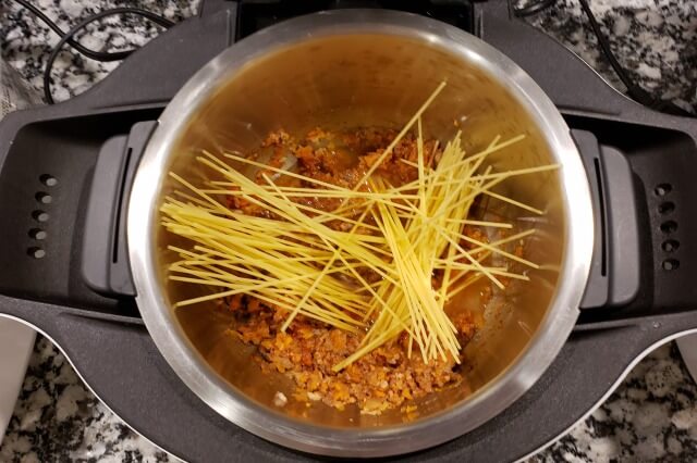 【ホットクック】簡単ミートソーススパゲッティ｜料理の手順
