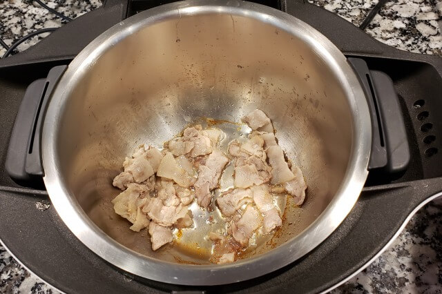 【ホットクック】豚肉と長ネギのオイスターソース炒め｜料理の手順