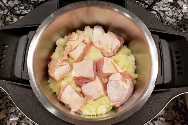 【ホットクック】鶏肉とトマトの無水カレー｜料理の手順