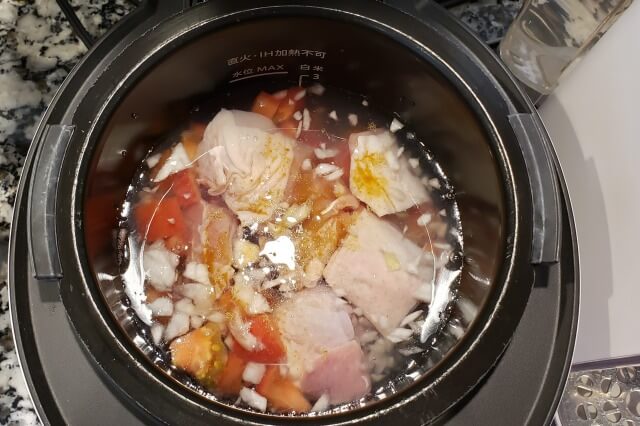 【ホットクック】鶏肉とフレッシュトマトのコンソメスープ｜料理の手順