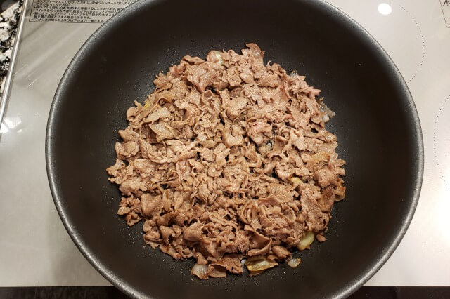 牛肉(薄切り)と小松菜のオイスターソース炒めの料理の手順