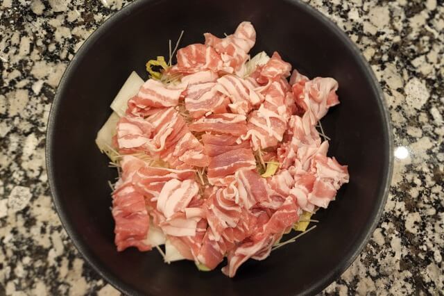 豚肉と白菜と春雨のオイスターソース煮込みの料理の手順
