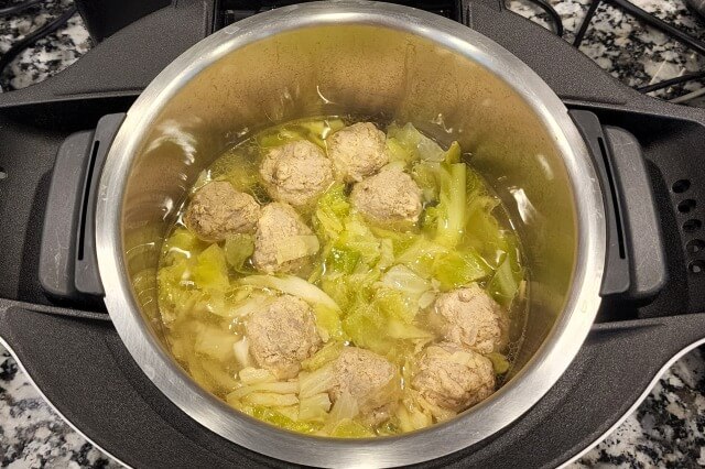【ホットクック】ミートボールとキャベツのコンソメスープの料理の手順
