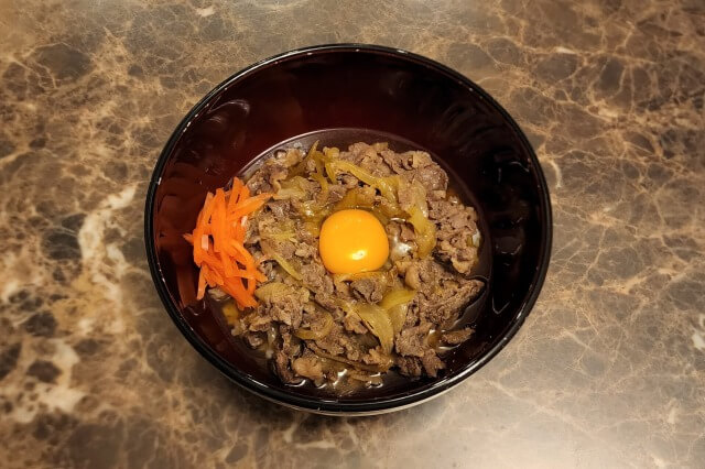 【ホットクック】牛丼のレシピ｜手動コースでつゆだく牛丼が簡単！