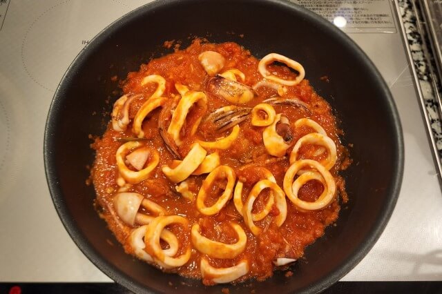 イカのトマト煮込みの料理の手順