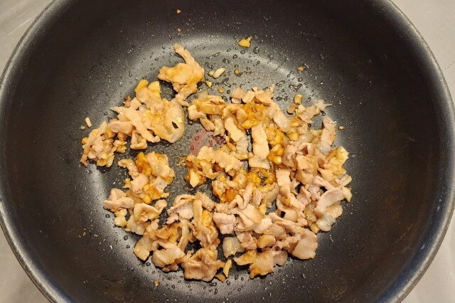 豚肉とニラのガーリックチャーハンの料理の手順